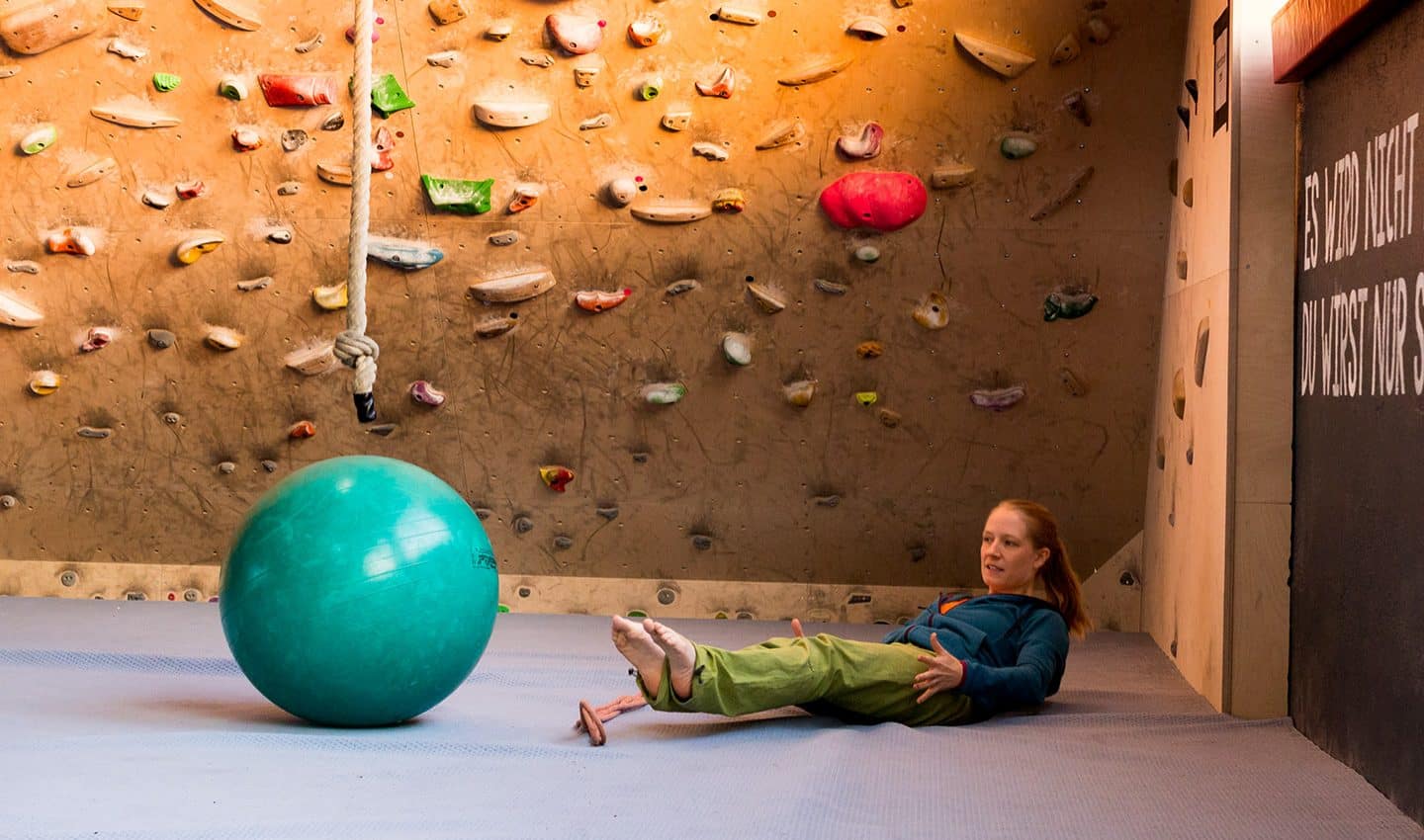 Warming-Up-Before-Bouldering